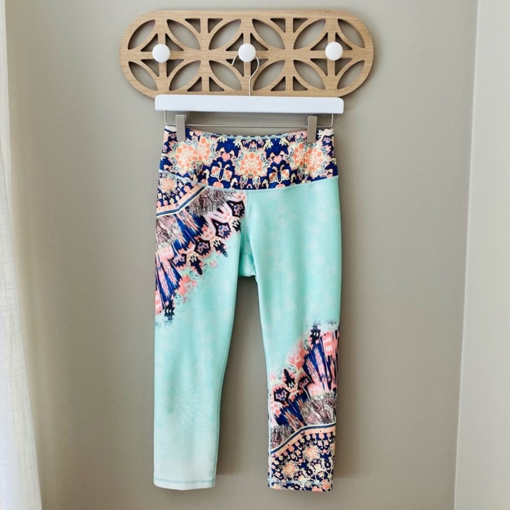 CALIA by Carrie Underwood Cropped Leggings Sz Small